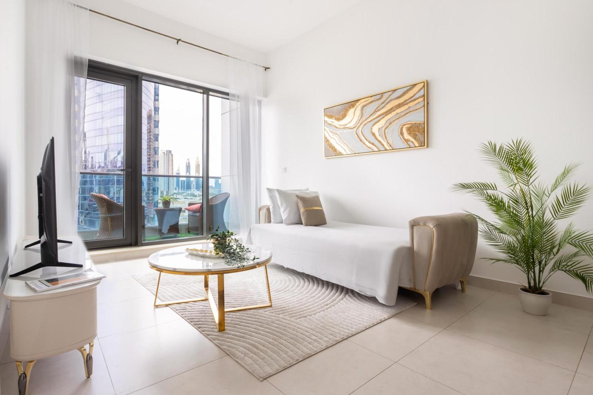 Frank Porter - The Bay Apartment Dubai
