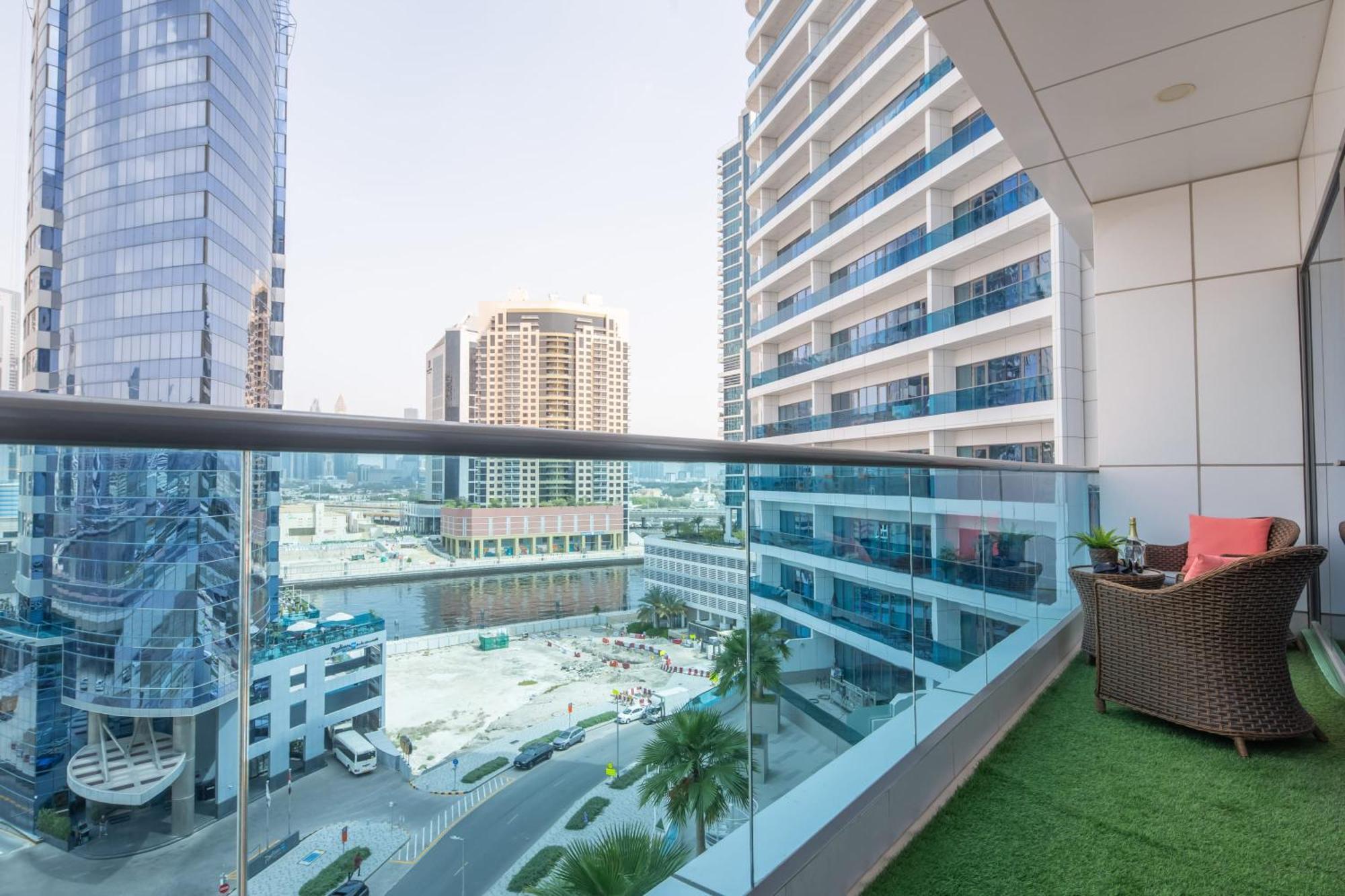 Frank Porter - The Bay Dubai